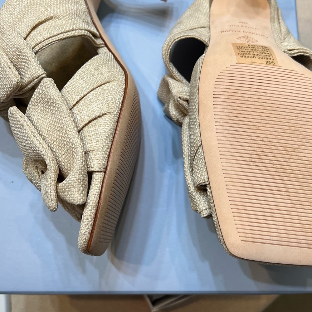 ANTONIO MELANI Women's Cream Textured Bow Mules - Picture 4 of 5